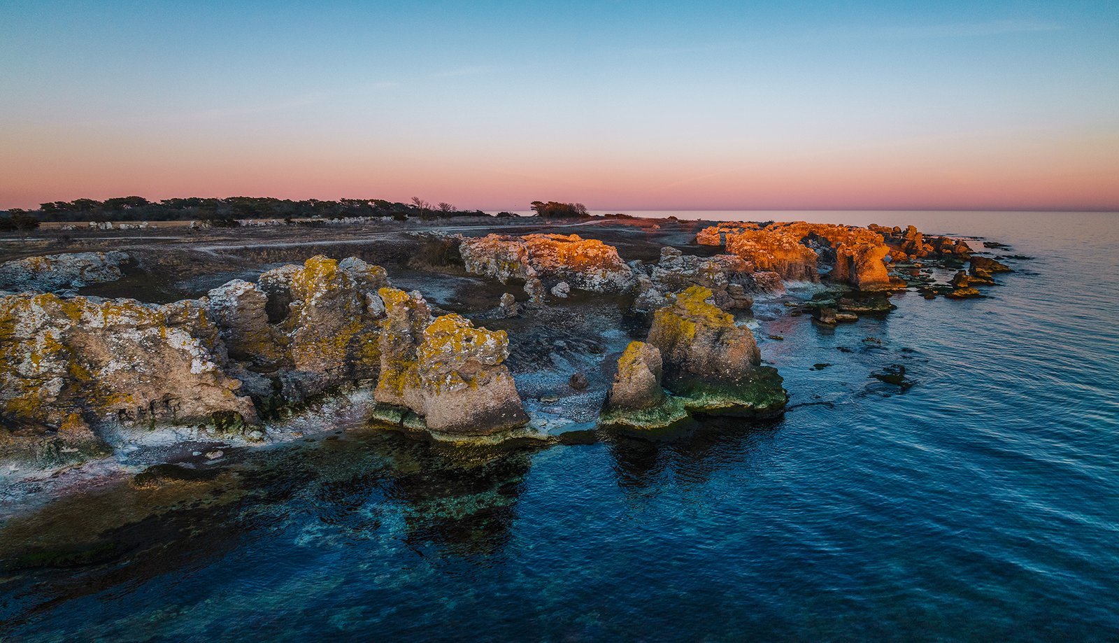 Solnedgångsljus vid Holmhällar