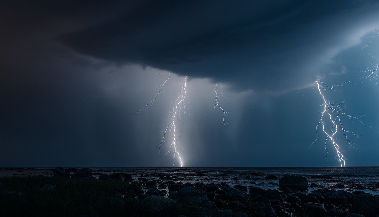 Stormen närmar sig, Själsö