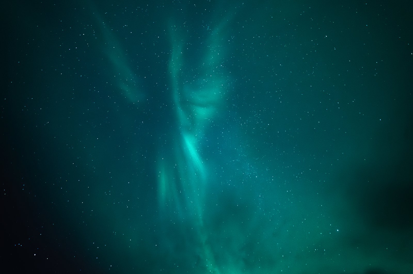 Norrsken över natthimmel - stockvideo natur.